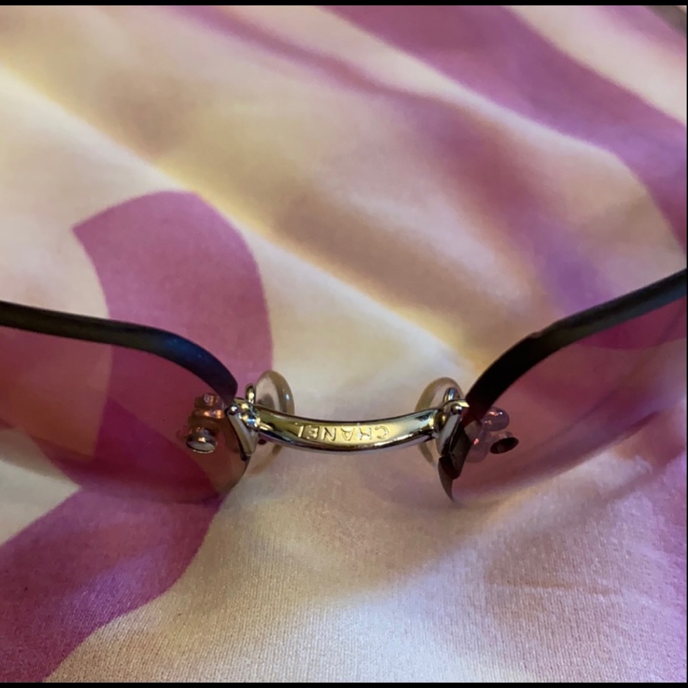 RARE AUTHENTIC VINTAGE CHANEL Y2K CRYSTAL CC RIMLESS SUNGLASSES ⭐️⭐️⭐️⭐️⭐️ - Picture 11 of 16